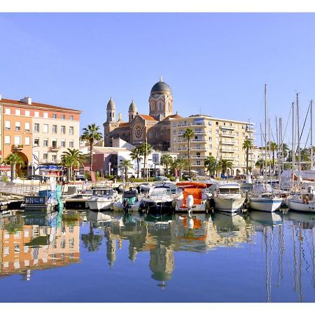 Entre Mer Et Centre-Ville: Charmant Et Lumineux T1 Saint-Raphael  Luaran gambar
